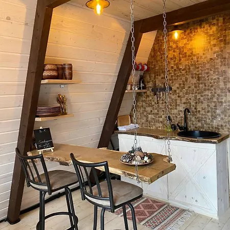 Holiday home The Sunset будиночок з чаном чан не входить у вартість Zhuraky